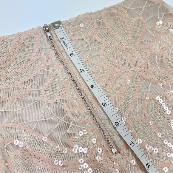 ๐ฏ2/$15๐ฏ Endless Rose REVOLVE Nude Skirt Sequin - Picture 14 of 14